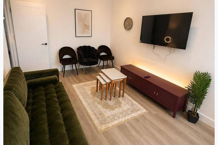 Manchester Oasis - Spacious 4 Bedroom House in Manchester, Greater Manchester