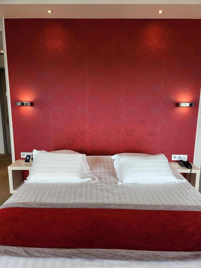 Kyriad Prestige Lyon Est - Saint Priest Eurexpo Hotel and Spa in Saint-Priest, Lyon et ses environs