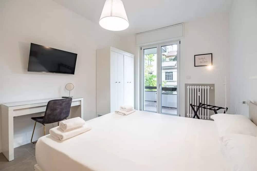 Entire apartment, Apartment in Milan with 4 bedrooms sleeps 7 in Milan, Milan Province