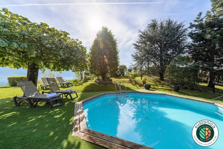 Villa for 8 people, with pool and garden in Lake Annecy