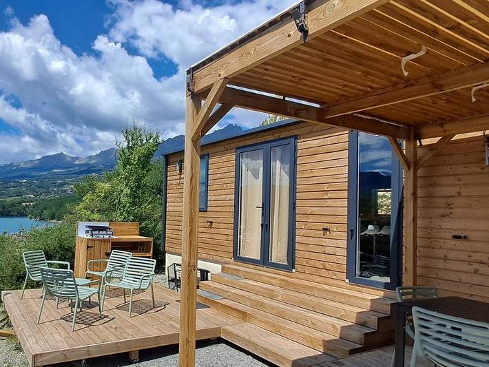 Camping für 6 Personen, mit Kinderpool und Seeblick, mit Haustier in Französische Alpen - 2