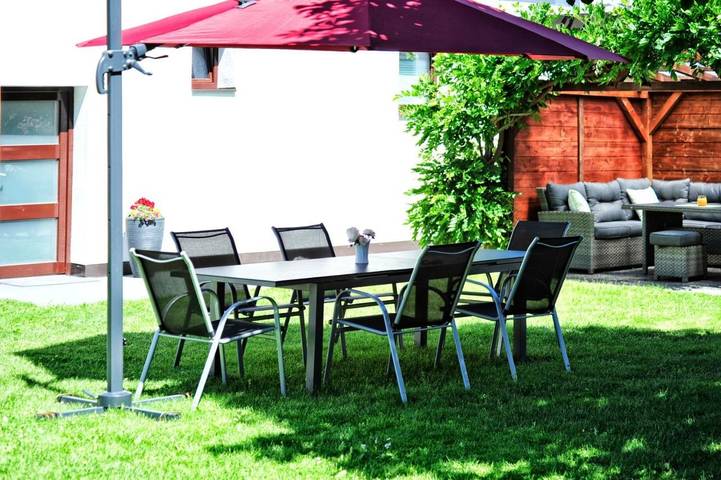 Vakantiehuis voor 10 personen, met Terras en Tuin in Ried im Oberinntal