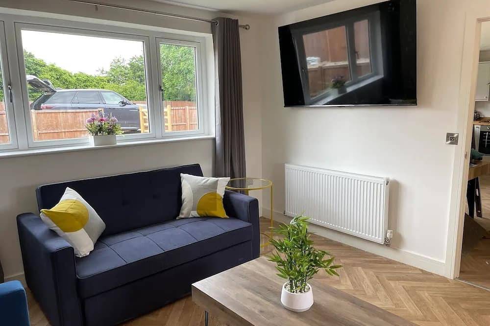 Brand New Barn conversion - With Hot Tub in Staffordshire