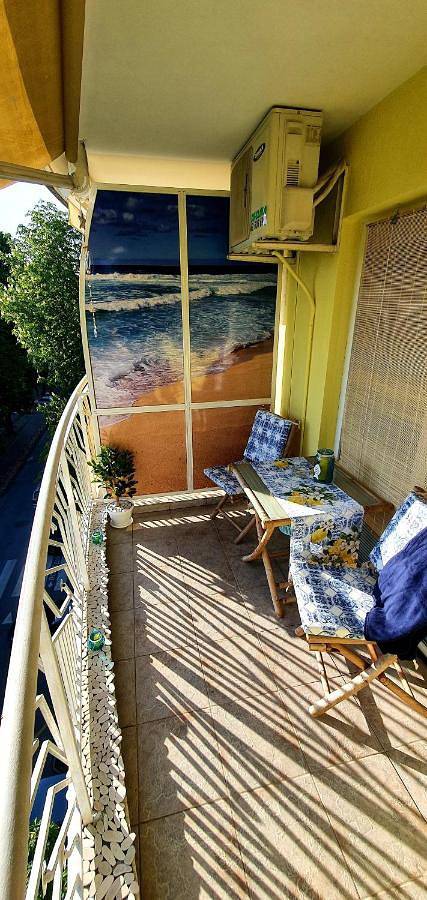 Ferienwohnung für 3 Personen, mit Balkon und Ausblick, kinderfreundlich in Varna