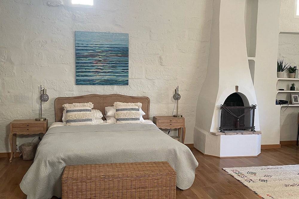 A stunning family home, 5 minutes from Uzes and 30 minutes from Avignon. in Saint-Quentin-la-Poterie, Nimes region