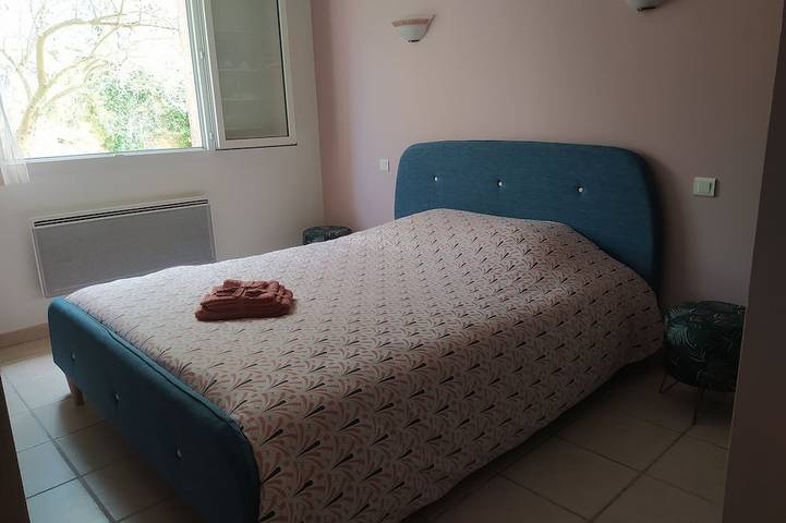 Location de vacances pour 6 personnes, avec piscine à Pouzolles - 4