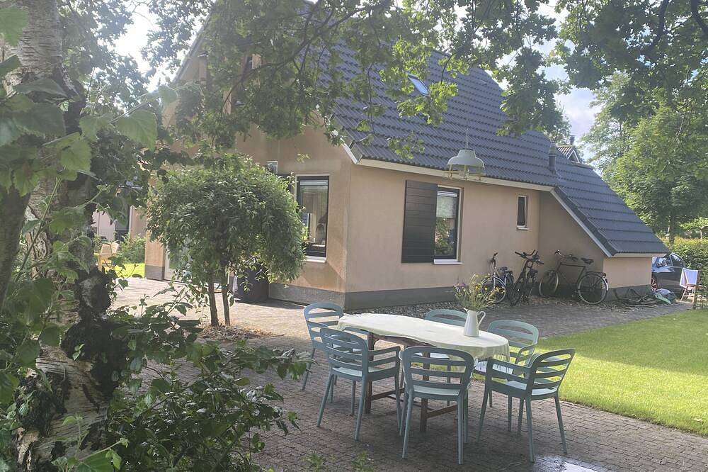Luxuriöses Einfamilienhaus mit schöner Aussicht. in Ijsselmeer