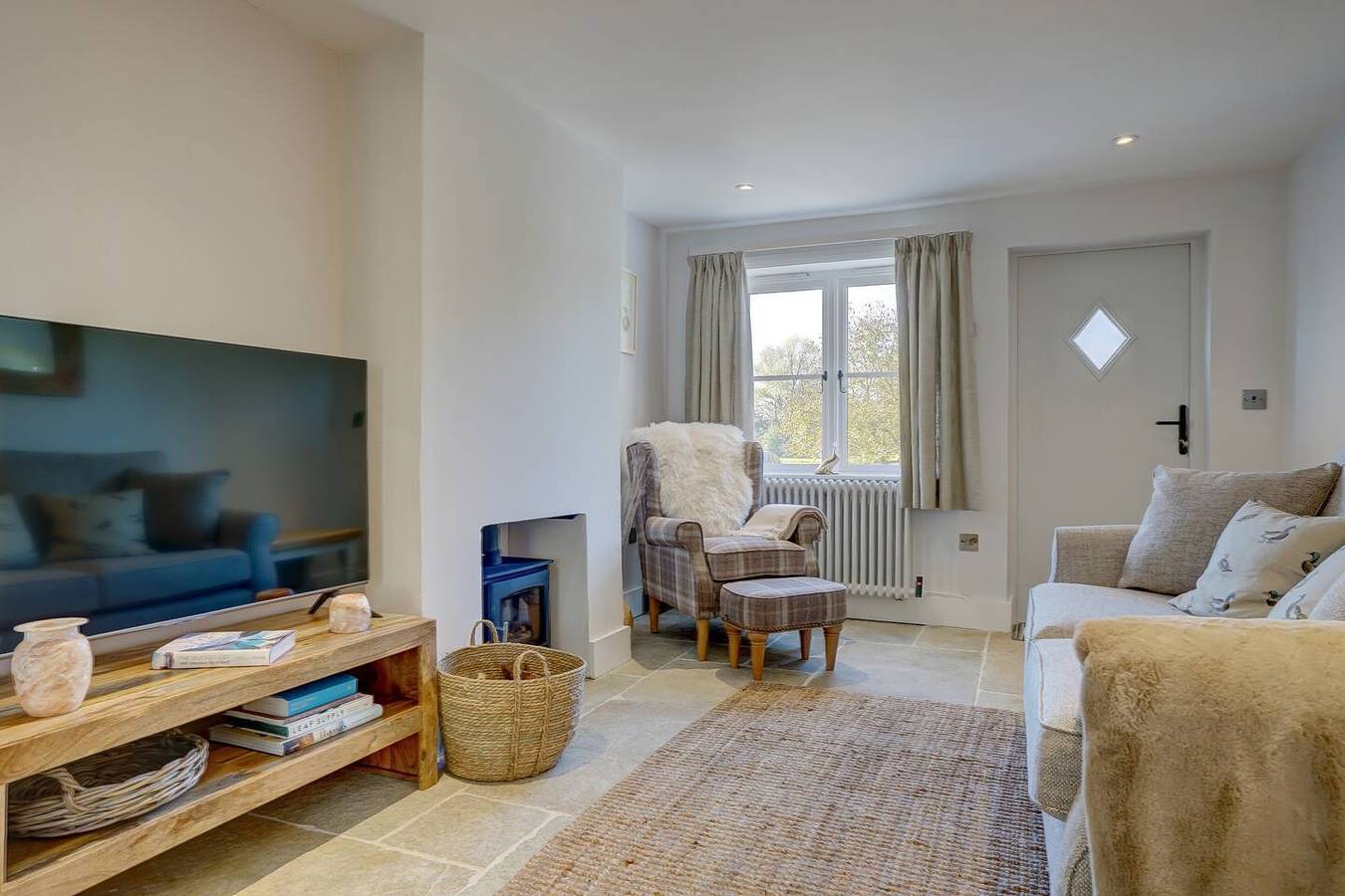 1 Bed Cottage Sleeps 2 with Hot Tub & Pets Welcome in Great Massingham, Norfolk