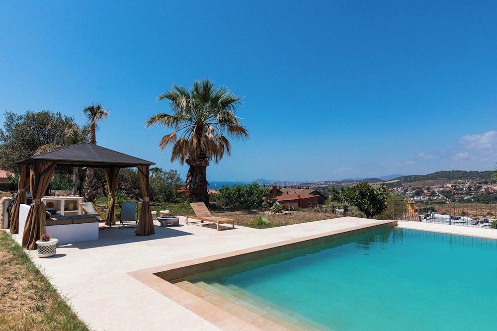 Apartamento entero, Loft apartment with pool, sea and Barcelona views in Teyá, Costa del Maresme