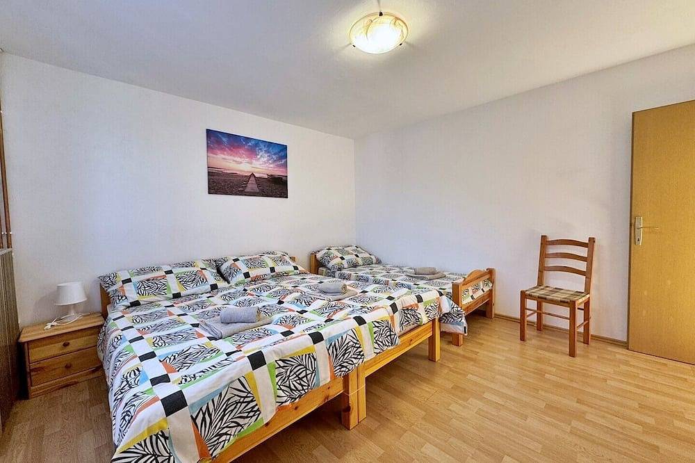 Ganze Wohnung, Apartment Pavle 2 - ruhige Lage, Meerblick, Haustiere erlaubt, Garten, Grill, Parkplatz in Malinska-Dubašnica, Krk