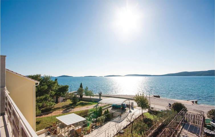 Ferienwohnung für 4 Personen, mit Terrasse in Grad Šibenik - 3