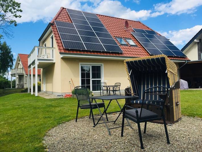 Ferienhaus für 4 Personen, mit Balkon und Garten sowie Sauna in Benz