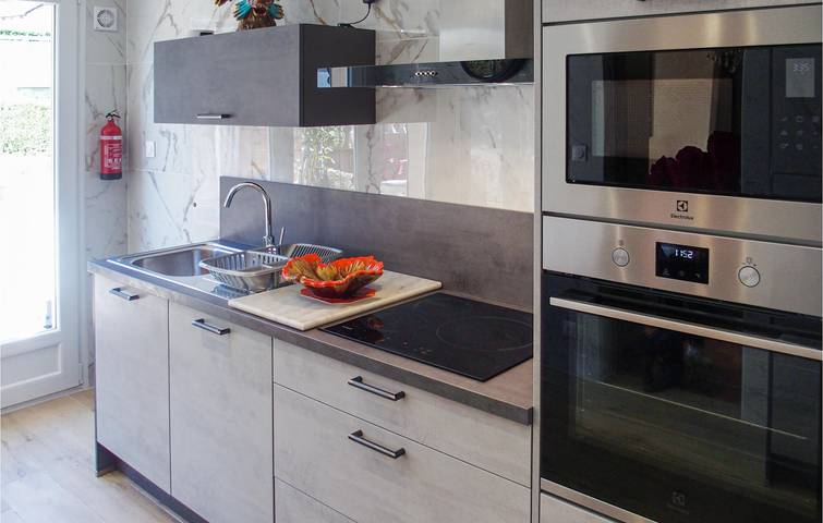 Appartement mit Bergblick, TV, Gefrierschrank, Garten und Internet in Pierre-Châtel, Vercors