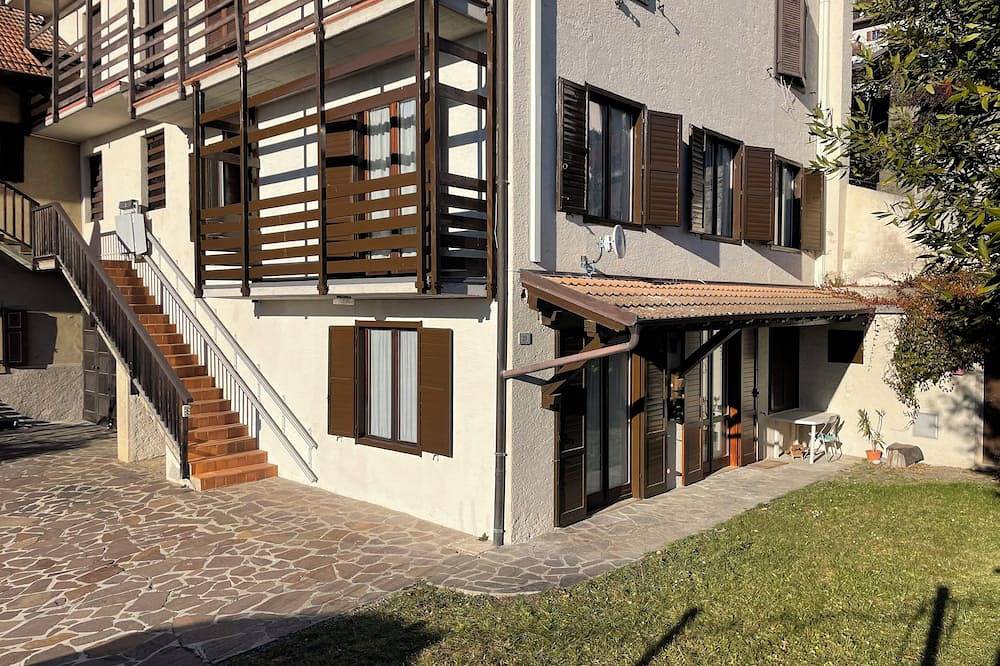 Ganze Wohnung, Spacious apartment for 6 people 3 rooms at the foot of the Brenta Dolomites in Stenico, Brentagruppe