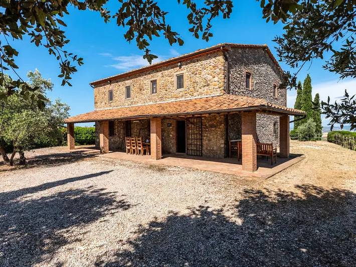 Agriturismo per 12 persone, con terrazza e piscina a Scansano