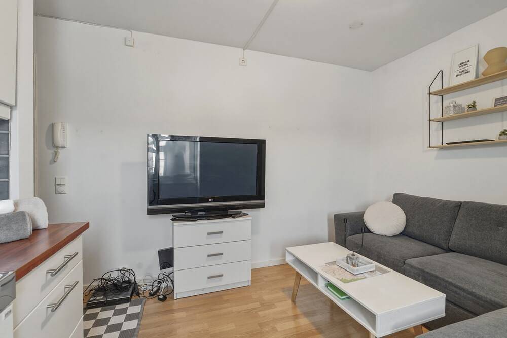 Ganze Wohnung, Soothing 1-room whith own bathroom apartment in charming Bodø with cozy vibes in Rønvik, Bodø