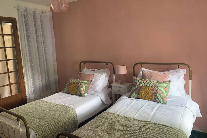 Location de vacances pour 8 personnes, avec terrasse et jardin à Lussac-les-Églises - 2