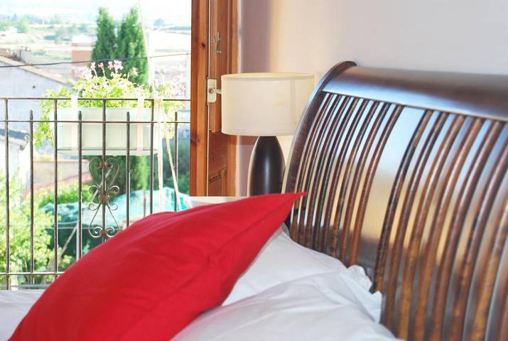 Casa rural para 6 personas, con vistas además de piscina y jardín en Alt Penedès