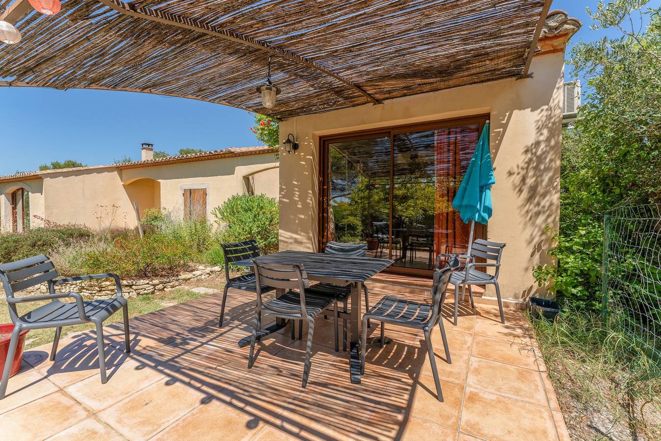 Villa 'Gite De Camp Chéri' with Shared Pool, Wi-Fi and Air Conditioning in Sommières, Mediterranean Coast (France)