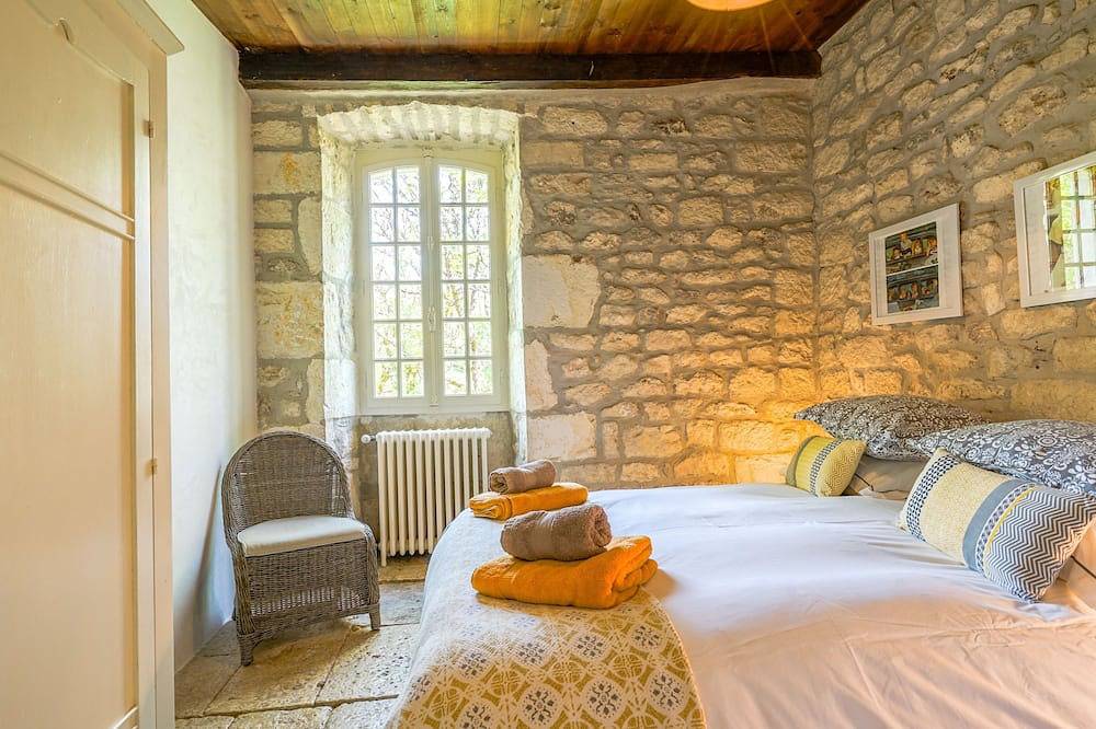Belle Bastide de caractère, piscine privée et bain nordique chauffé, à Montcuq in Montcuq-en-Quercy-Blanc, Quercy
