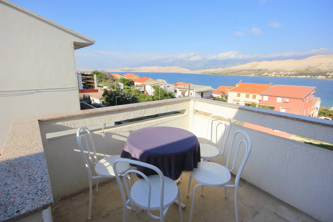 Cijeli apartman, Dvosobni apartman s terasom i pogledom na more Pag -b in Gradska plaža (Pag), Grad Pag