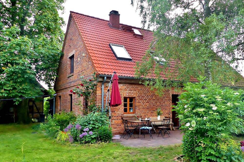 Gemütliches  Ferienhaus mit Sauna am Naturschutzgebiet in idyllischer Ruhe in Bugewitz, Vorpommern Greifswald