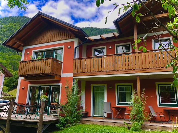 BnB für 3 Personen, mit Ausblick und Garten sowie Terrasse in Obertraun