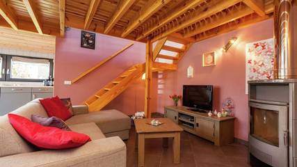 Gîte pour 4 personnes, avec jardin ainsi que terrasse et jacuzzi, animaux acceptés à Rendeux