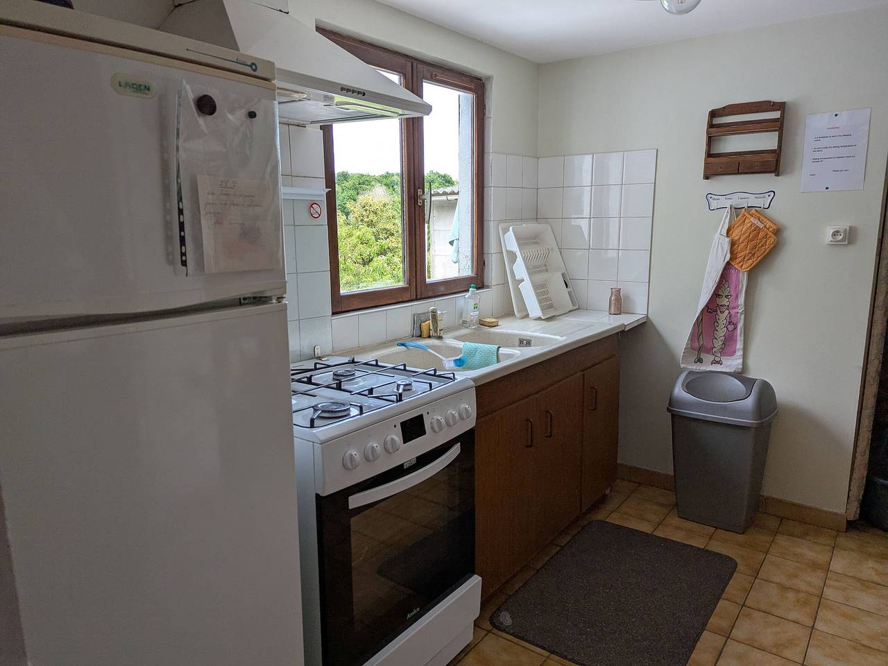 Gîte indépendant avec terrasse et accès direct au lac in Dampierre-en-Burly, Vallée de la Loire