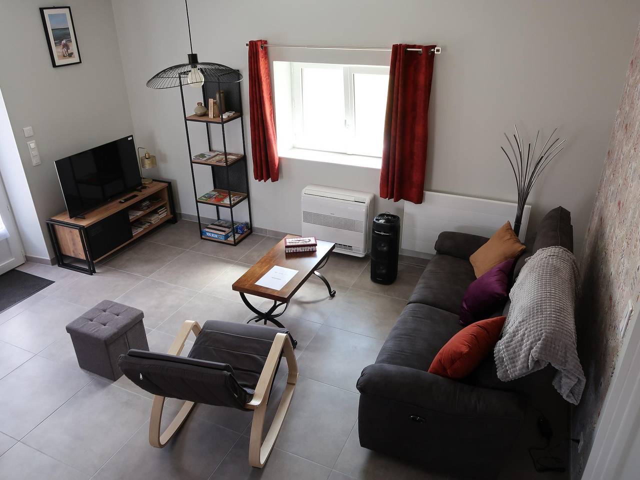 Peaceful house with air conditioning and Wi-Fi, pet-friendly in Chéu, Auxerre region