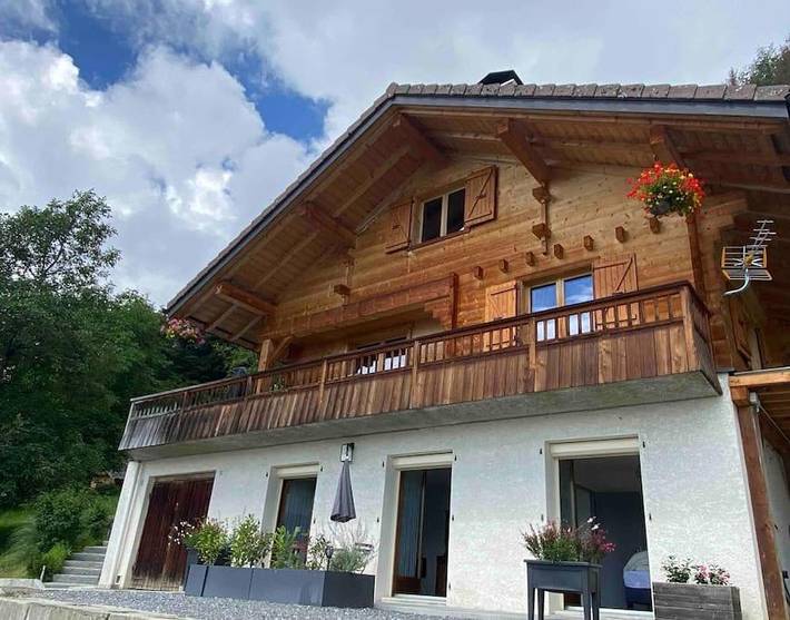 Gîte pour 4 personnes, avec Terrasse et Vue dans Cléry