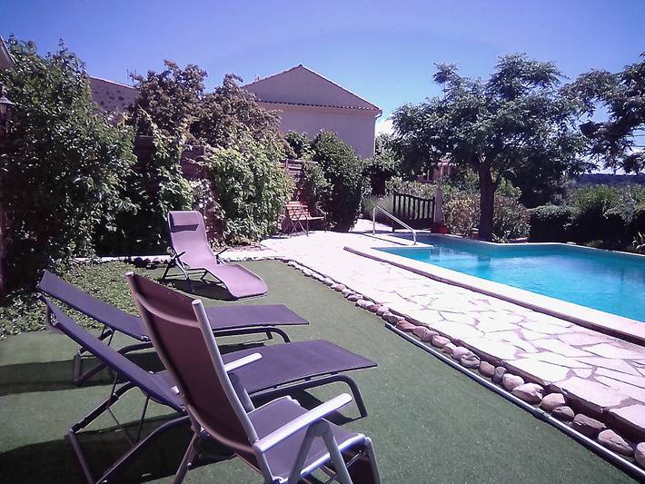 Gîte pour 11 personnes, avec terrasse ainsi que piscine et jardin, animaux acceptés à Cazedarnes - 4