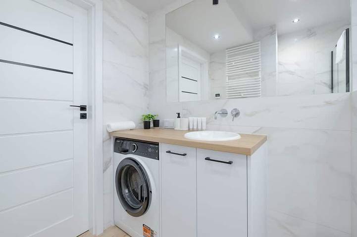 Ganze Wohnung, Geräumiges Appartement mit Parkplatz | Arbeitsbereich | In der Nähe der Altstadt in Lublin, Lublin und Umgebung