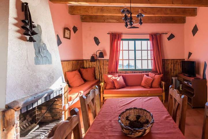 Gîte pour 8 personnes, avec jardin