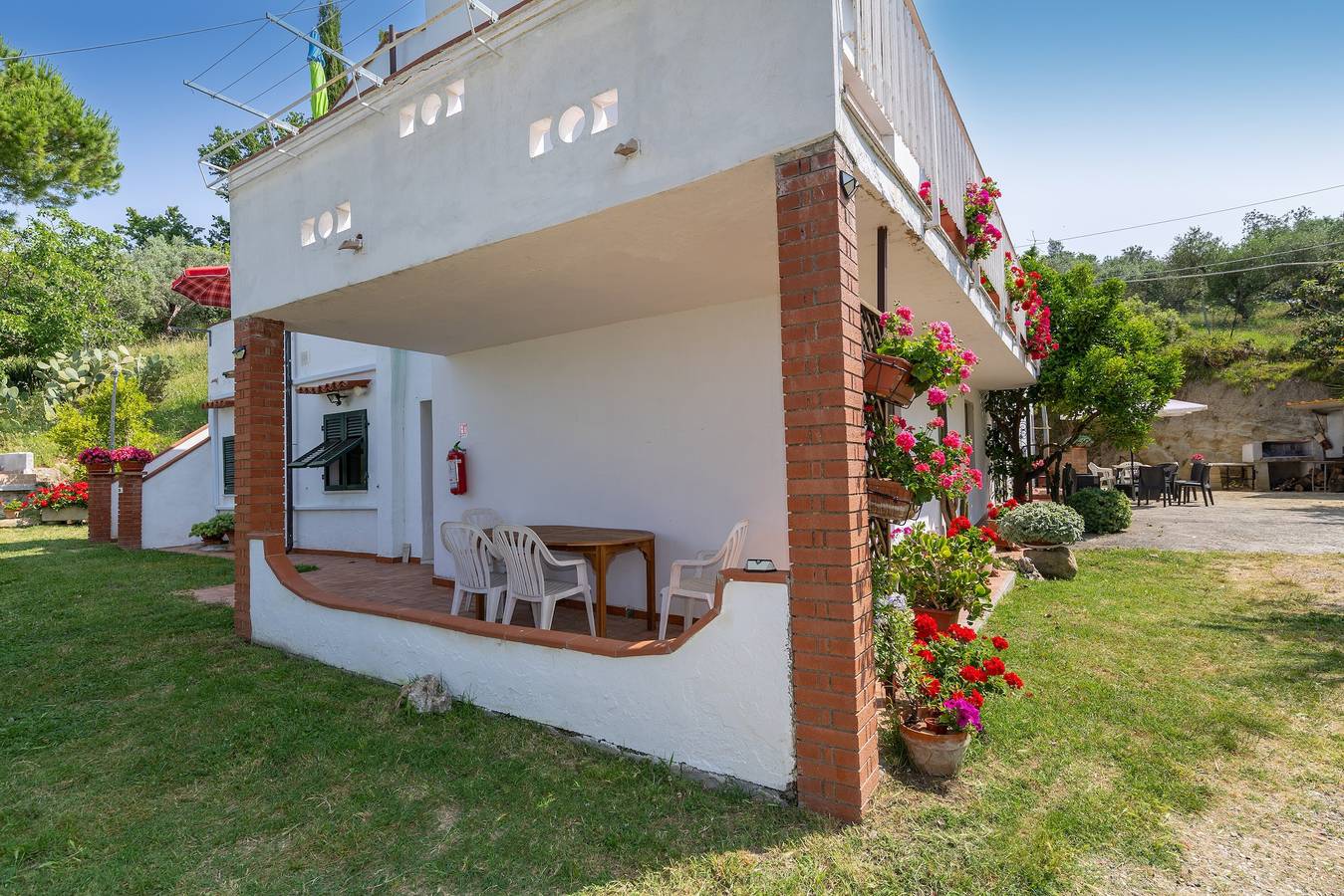 Ganze Wohnung, Ferienwohnung 'L'arancio' mit Meerblick, Privatterrasse und Wi-Fi in Riparbella, Etruskische Küste