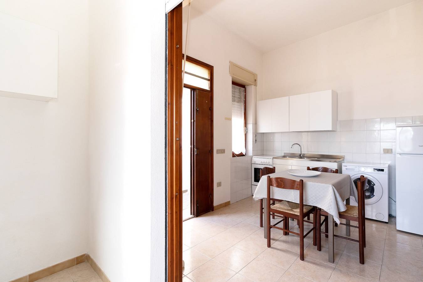 Apartamento entero, Apartamento "Casa Spiaggia Molo 1" en Isola Rossa con vista al mar y balcón in Trinità d'Agultu e Vignola, Olbia-Tempio