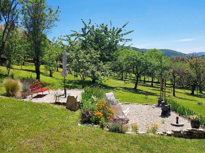 Appartement de vacances pour 2 personnes, avec Terrasse ainsi que Jardin et Vue