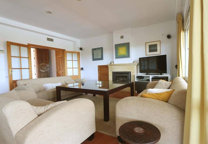 Location de vacances pour 8 personnes, avec terrasse et piscine, adapté aux familles à Roche - 2