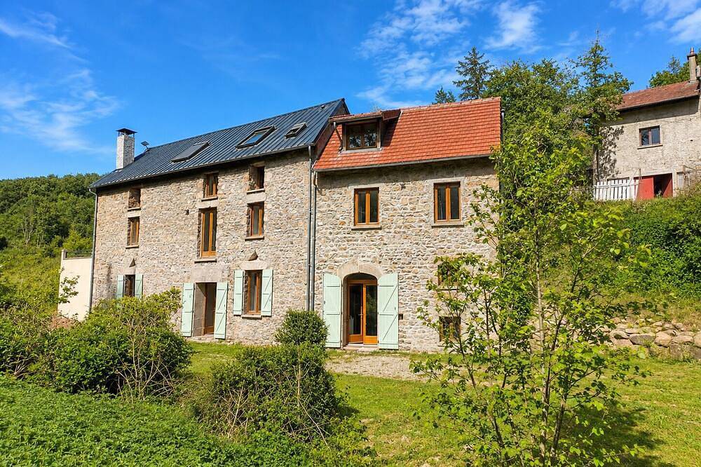 Ancien Moulin Rénové - Gîte de groupe 26 couchages in Servant, Puy-de-Dôme