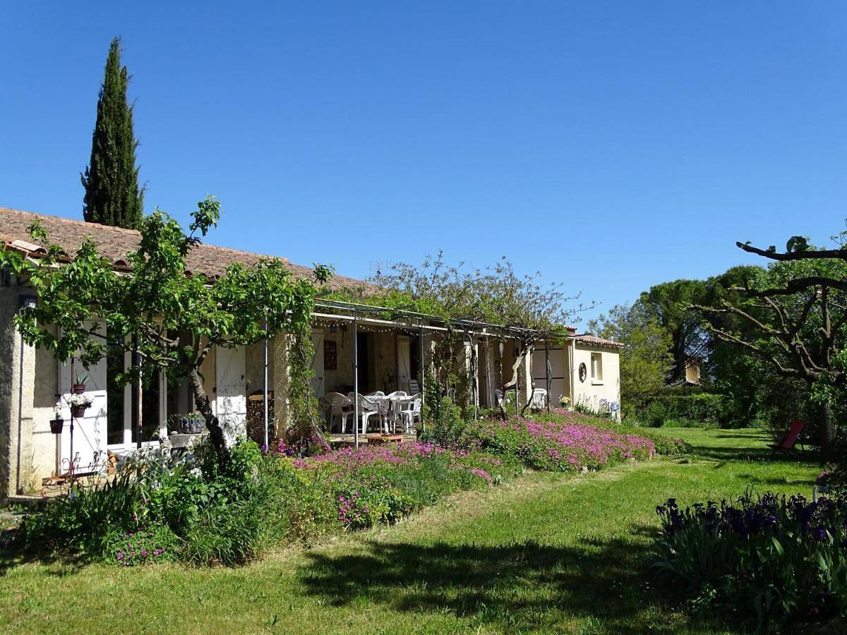 Double Room with Private Bathroom in Saint-Ambroix, Parc national des Cévennes