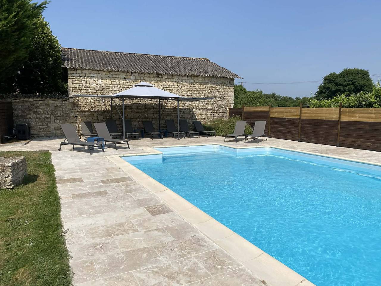 Gîte pour 5 personnes avec piscine in Chey, Région de Niort