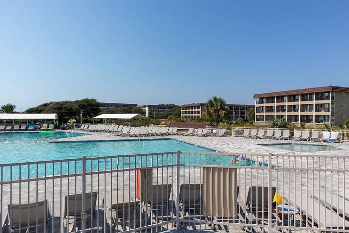 Ferienwohnung für 6 Personen, mit Pool und Balkon in South Carolina