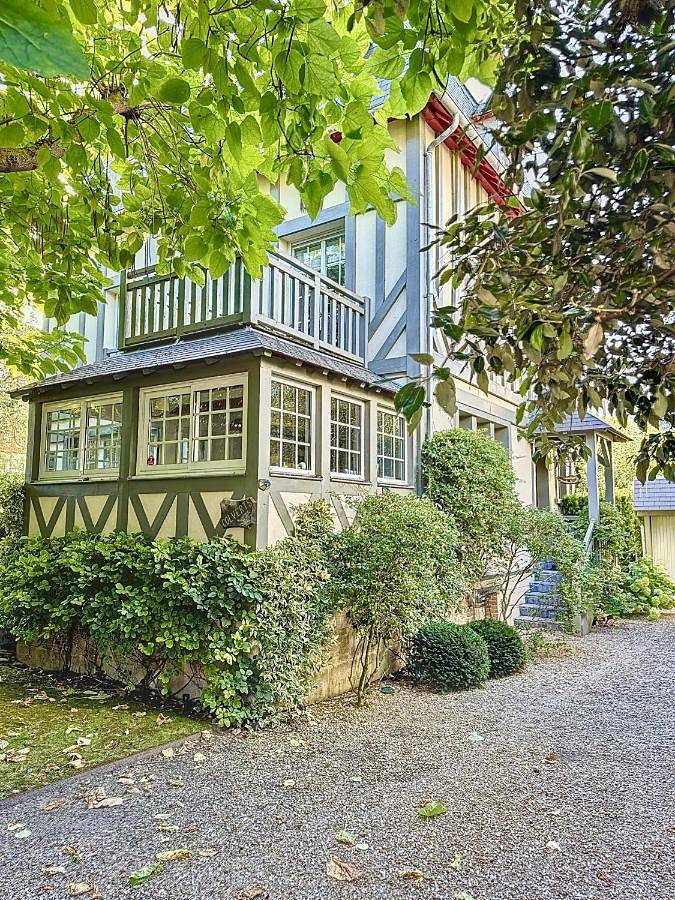 Villa pour 8 personnes, avec vue ainsi que sauna et terrasse à Deauville