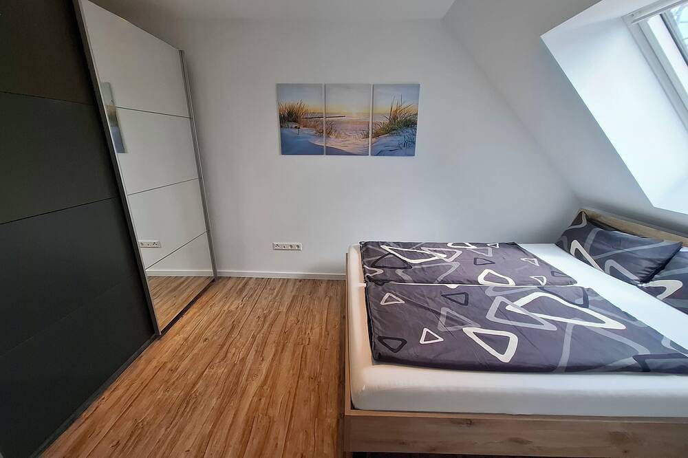 Ganze Wohnung, Moderne Dg-Wohnung mit Flair in guter Lage in Karlsruhe, Rheinebene