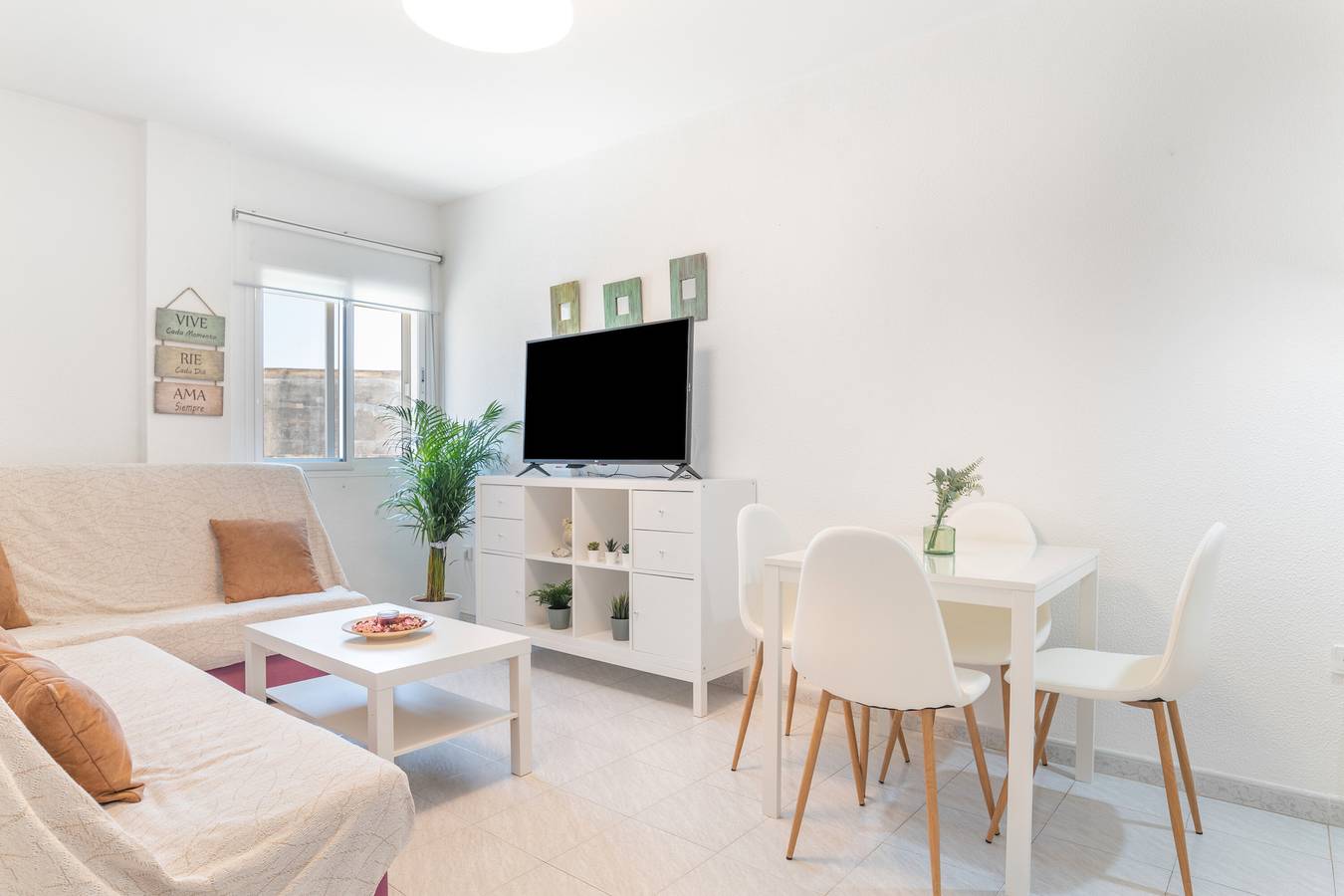 Entire apartment, Beachfront Apartment with Wi-Fi in Playa Barbate, Barbate