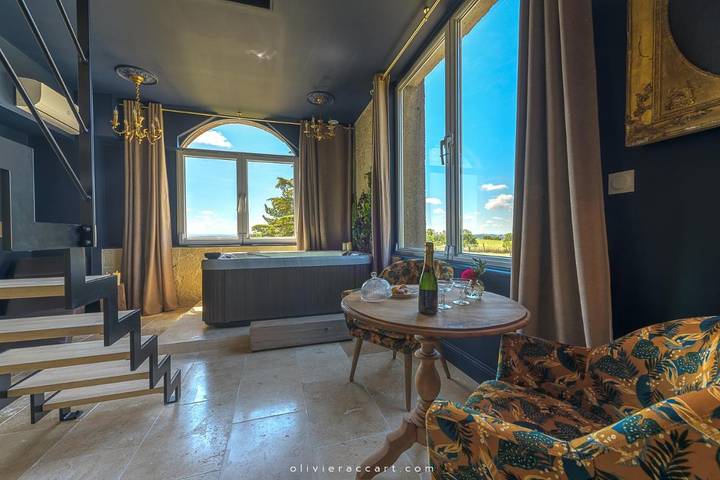Maison d’hôte pour 2 personnes, avec Terrasse et Jacuzzi ainsi que Jardin et Vue