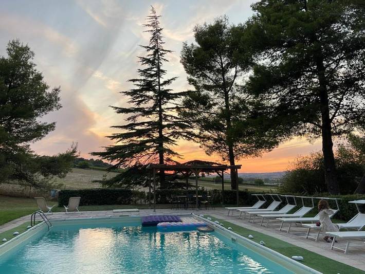 Villa per 10 persone, con panorama e piscina nonché giardino, con animali domestici in Sant'Elpidio a Mare