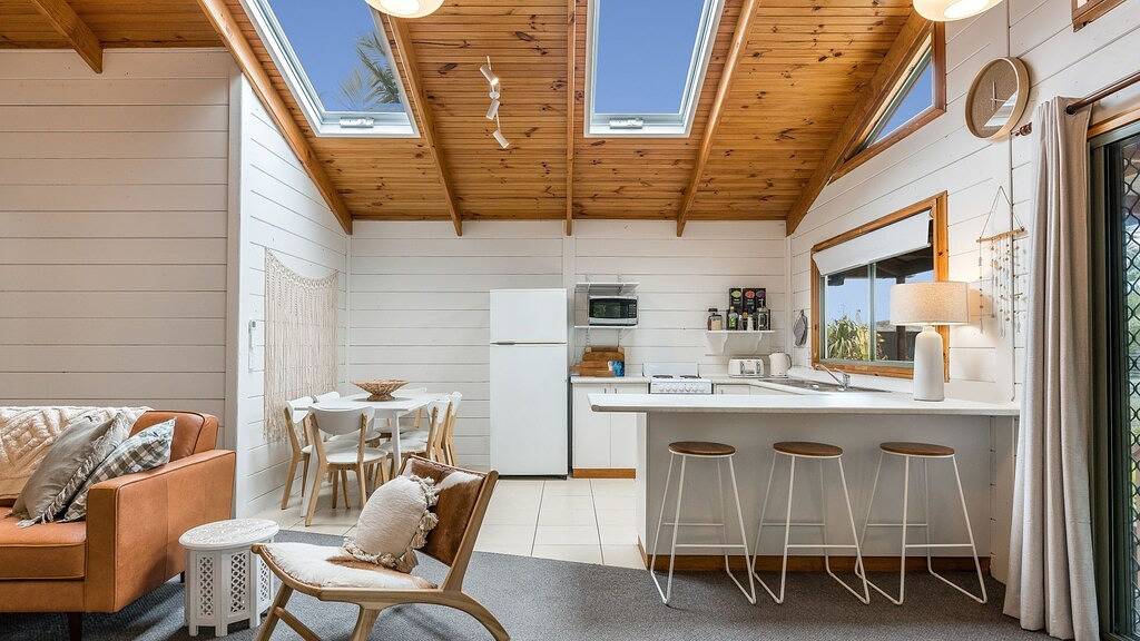 The Beach Cottage - Cottage by the sea for you and your pets in Wye River, Colac Otway Shire