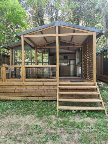 Maison de campagne pour 5 personnes, avec jardin ainsi que vue et balcon à Chambonas