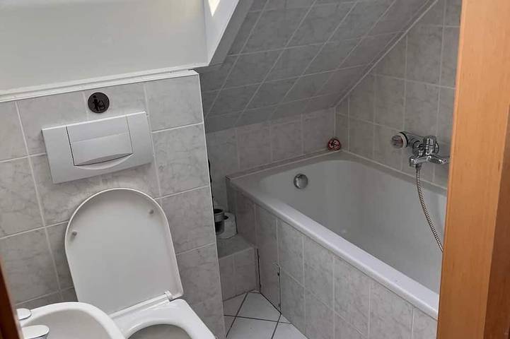 Ganze Wohnung, Nr 4 Dg 2 Zimmer für Firmen und Familien in Vellmar, Hessisches Bergland